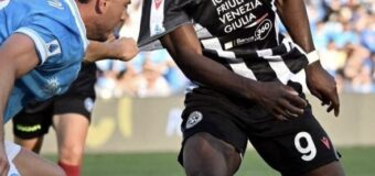 Spiagge, espulsioni e remi in barca: l’Udinese chiude a Napoli con la testa già in vacanza